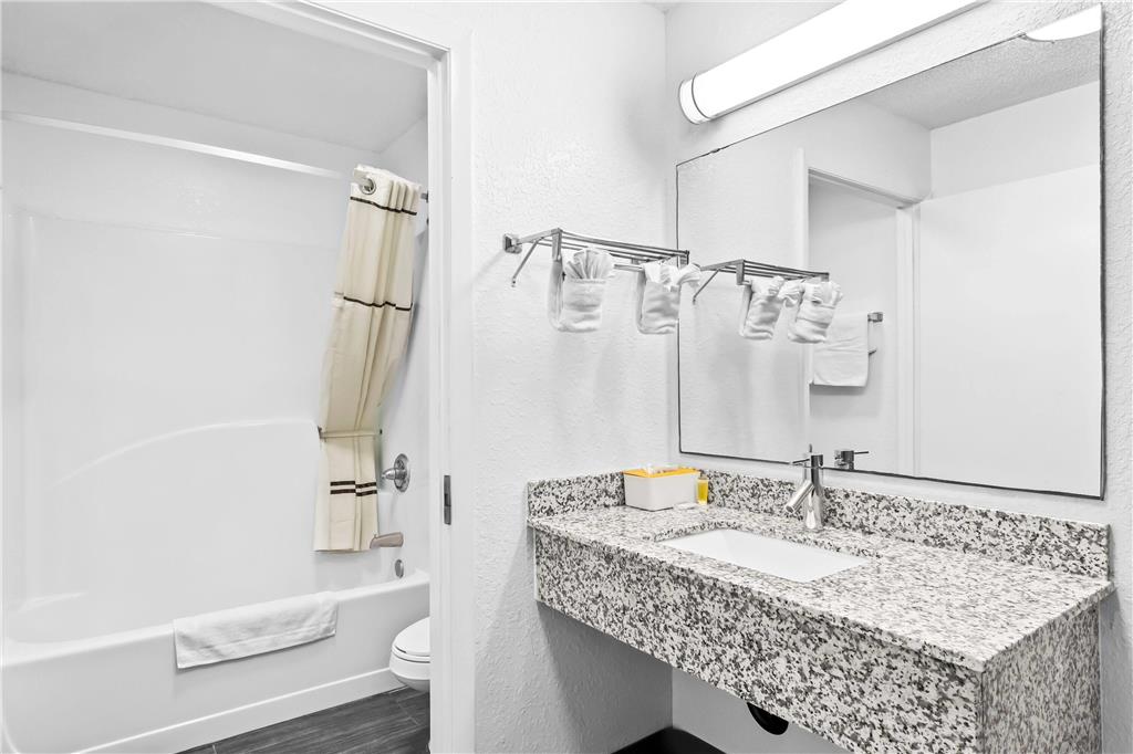 Travelodge Suites by Wyndham MacClenny - photo 18