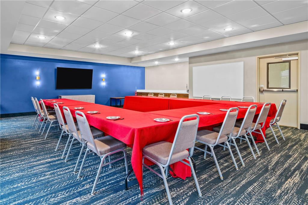 AmericInn by Wyndham International Falls - photo 50