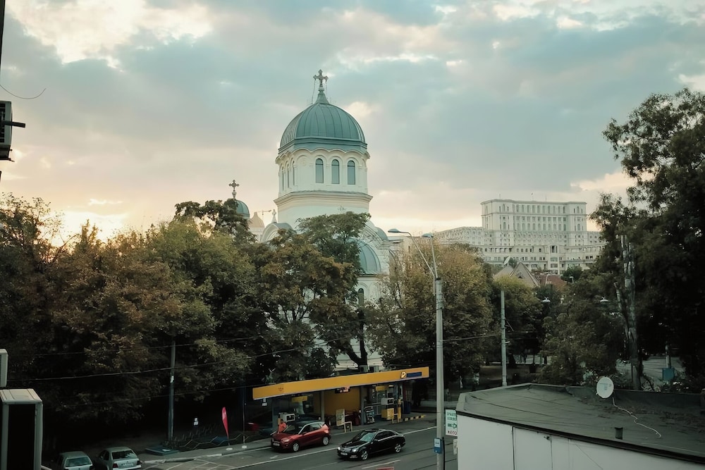 Oasis Studio Central City — 4-Star Luxury Hotel in Bucharest, Romania