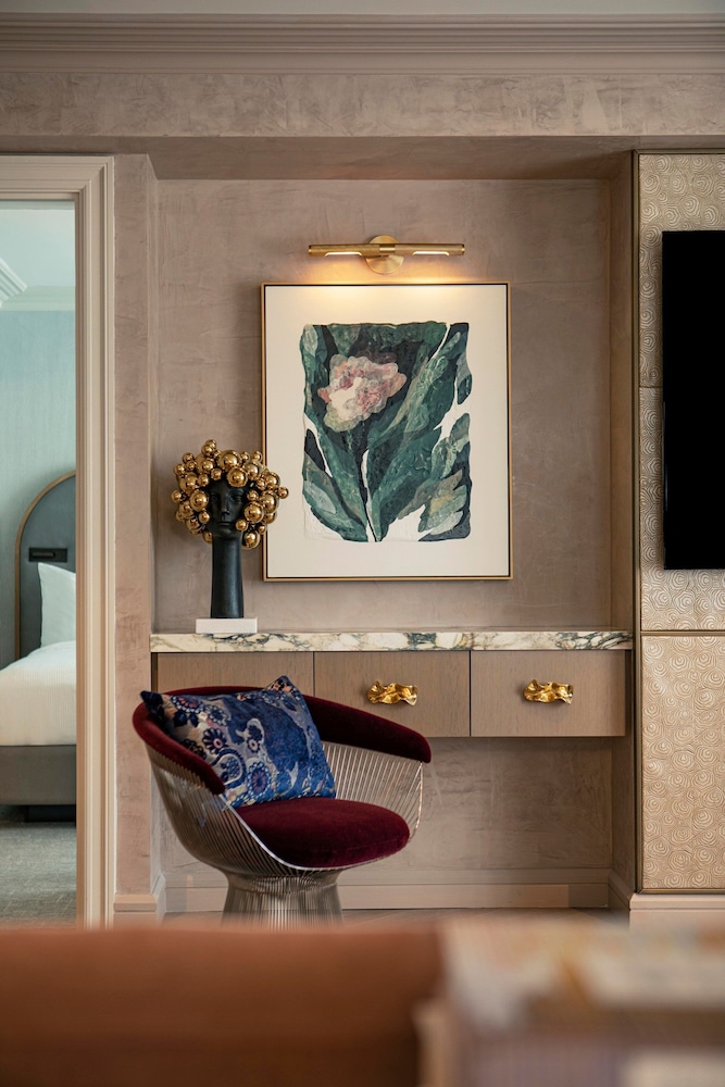 JW Marriott Essex House New York - photo 54