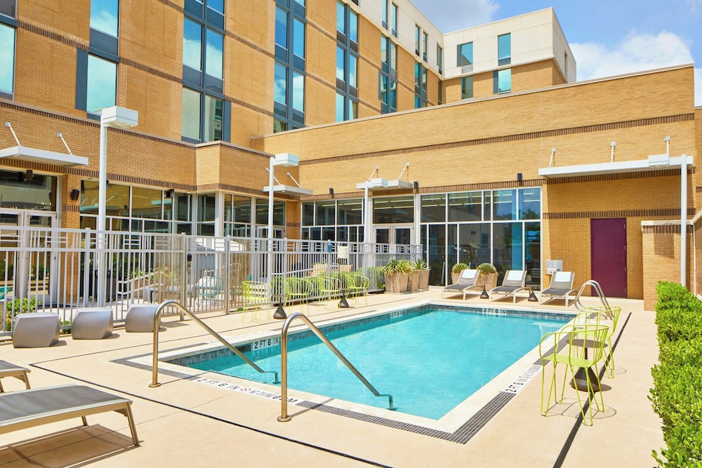 Aloft Austin at The Domain - photo 24