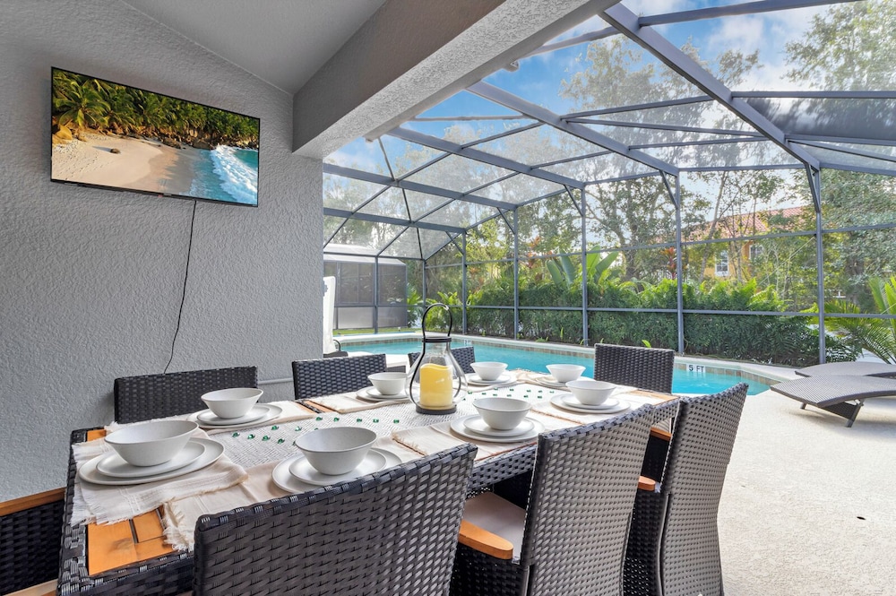 Summer Fun — 4-Star Luxury Hotel in Kissimmee, United States