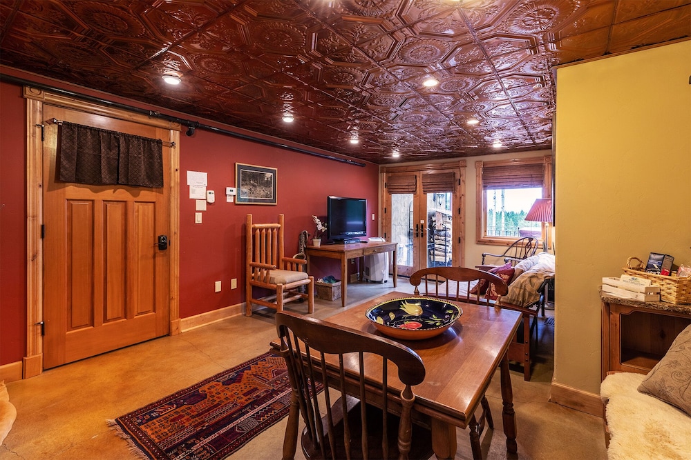 Talus Rock Retreat - photo 24