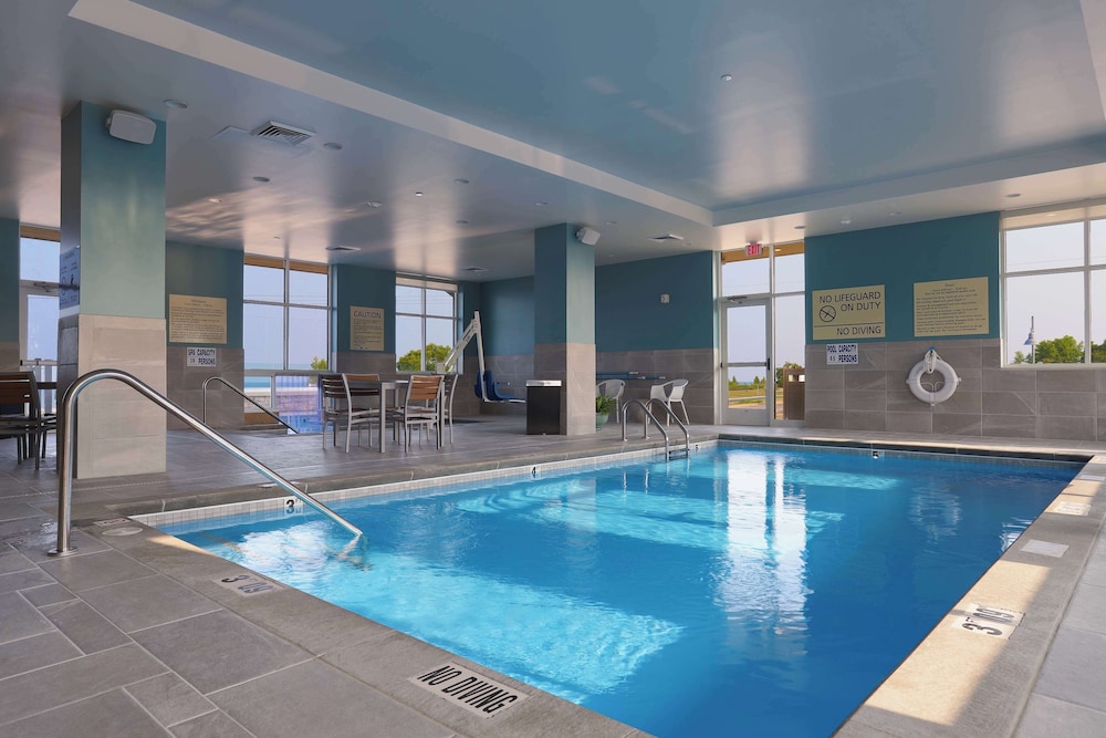 Hampton Inn & Suites Manistee Waterfront - photo 30