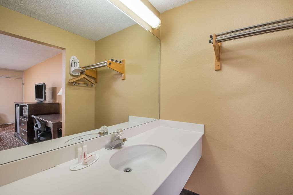 Days Inn by Wyndham Paducah I 24 Exit 4 - photo 14
