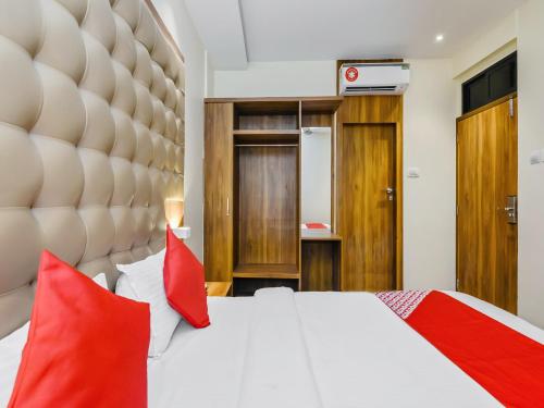 OYO 19615 Flagship Art Hotels