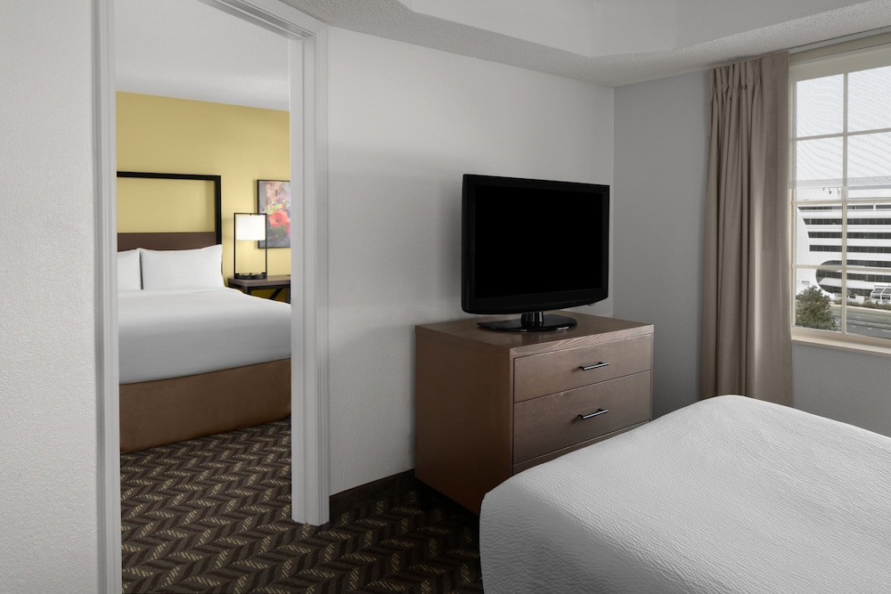 Residence Inn by Marriott Tysons - photo 12