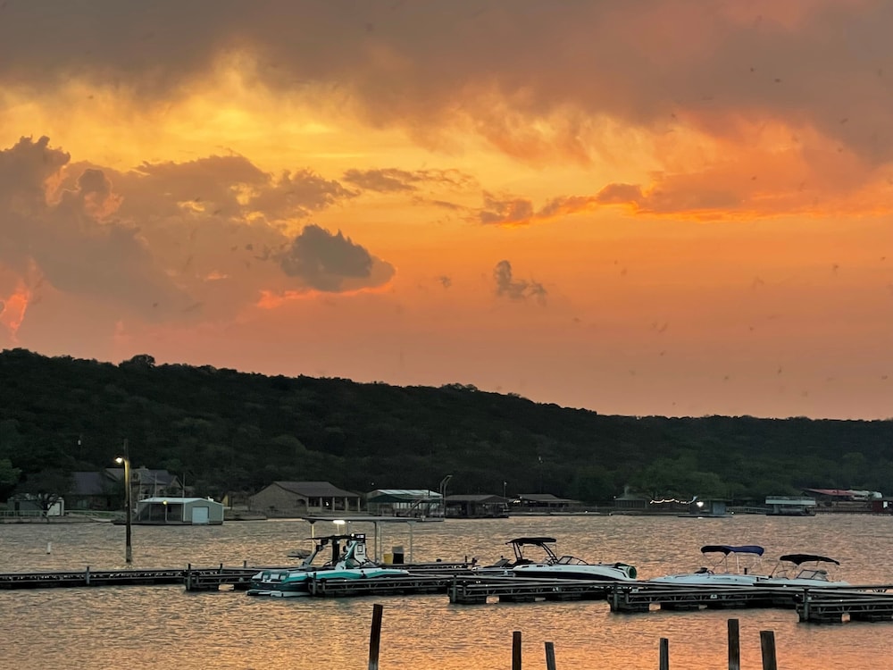 World Famous Fox Hollow Resort in Graham, United States