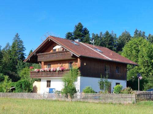 Ferienwohnung Holzmaier — 4-Star Luxury Hotel in Bad Aibling, Germany