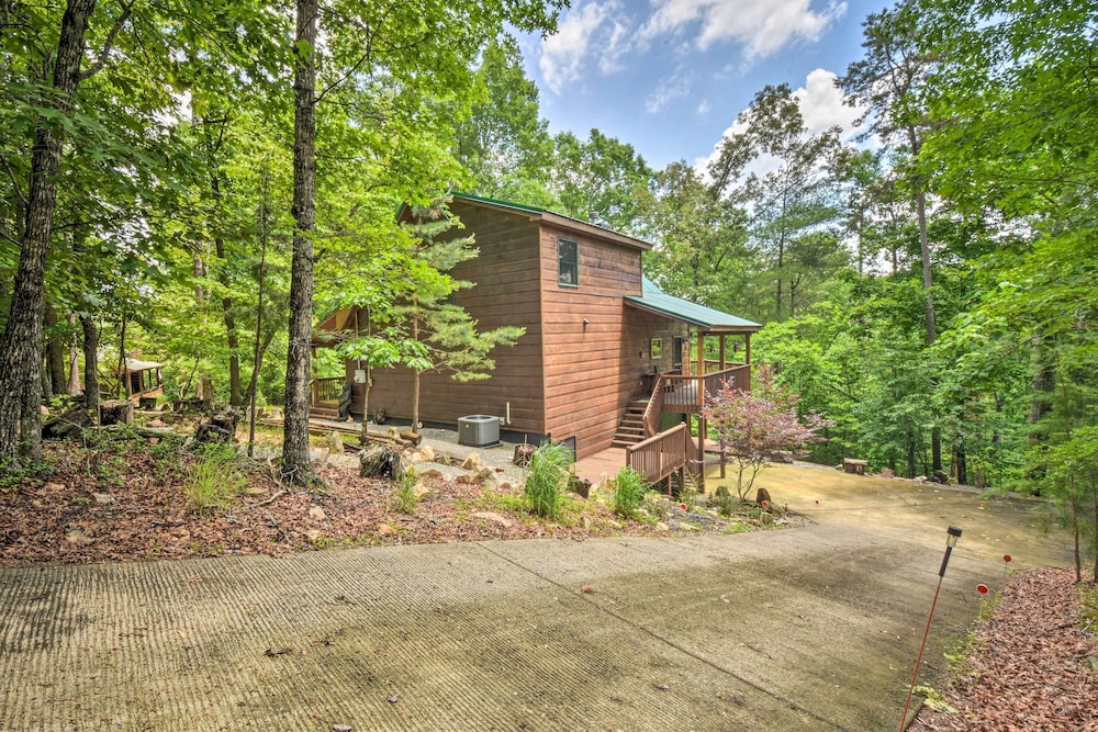 Dreamy Ellijay Resort Cabin with Game Room And Decks - photo 2