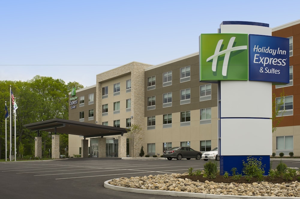 Holiday Inn Express & Suites Altoona by IHG — hotel in Altoona