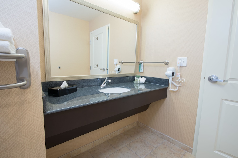 Holiday Inn Bismarck by IHG - photo 31