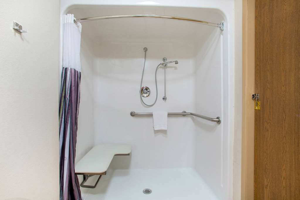 La Quinta Inn & Suites by Wyndham Springfield South - photo 23