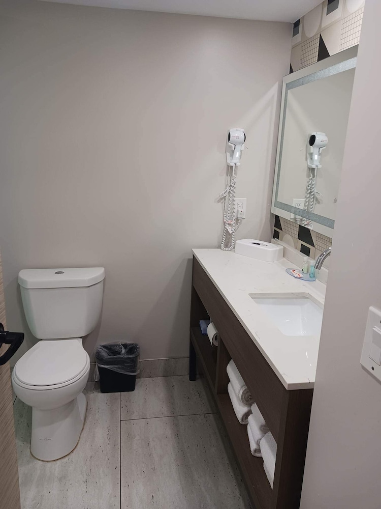 Spark by Hilton Virginia Beach Oceanfront - photo 24