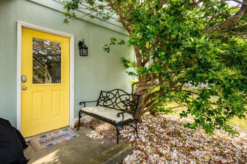 Beach Barracks by Oak Island Accommodations - photo 9