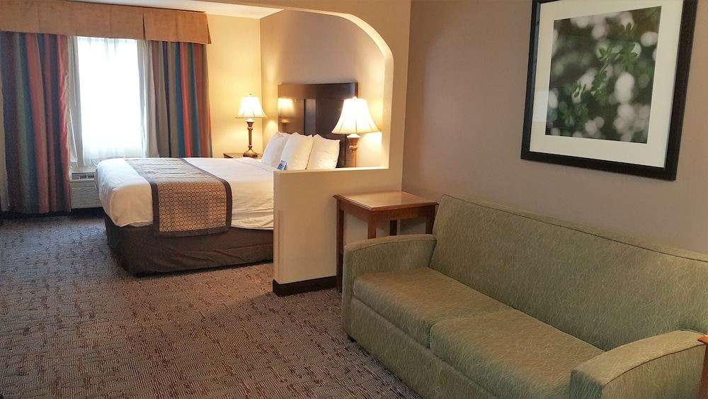 Baymont by Wyndham Belleville Airport Area - photo 12