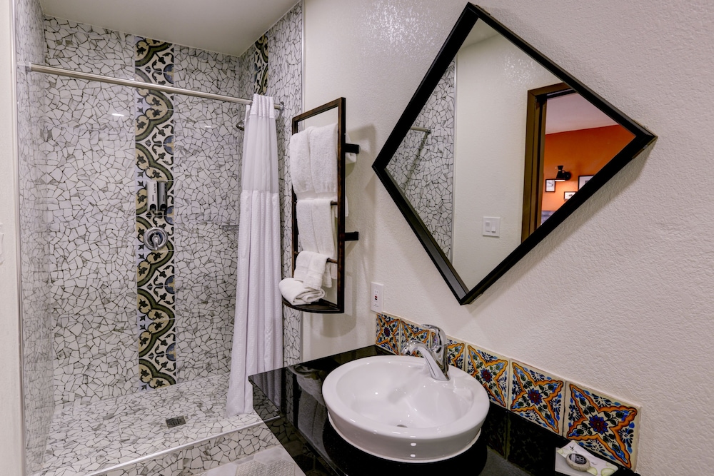The Greens Hotel Stockton Blvd - photo 23