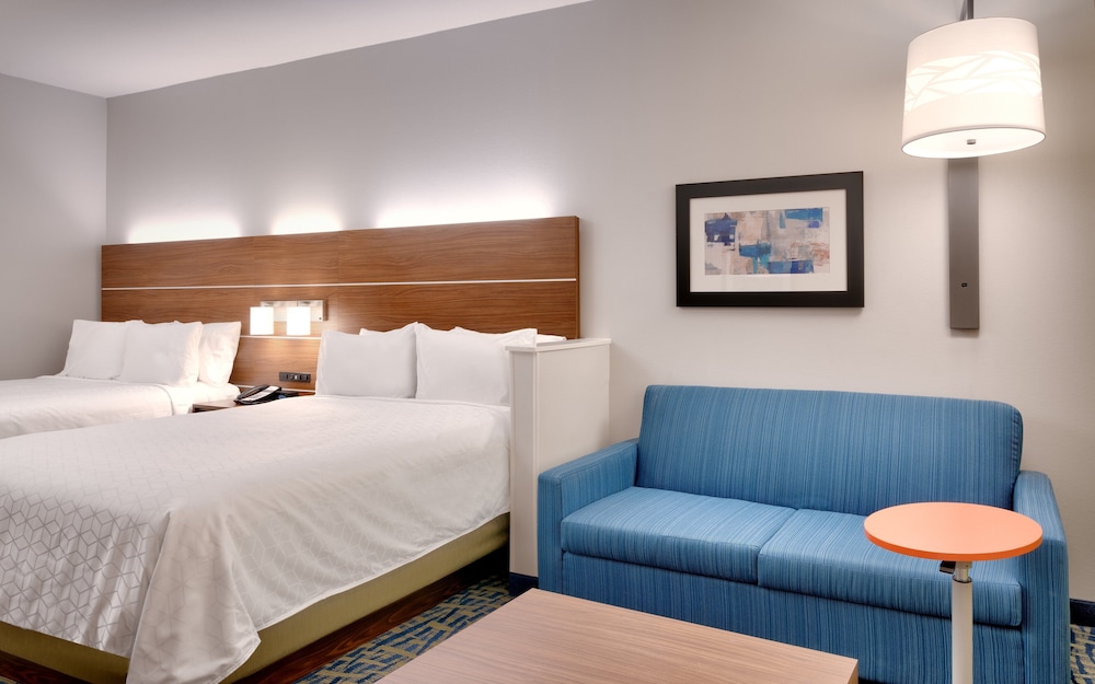 Holiday Inn Express & Suites Gainesville I 75 by IHG - photo 11