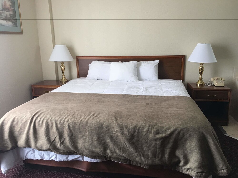 Best Western Plus Wausau Tower Inn - photo 12