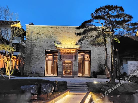 Pure Land Hotspring Resort — hotel in Luxi