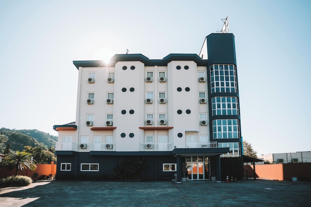 Andardac Hotel - carbon neutral hotel in Guaramirim