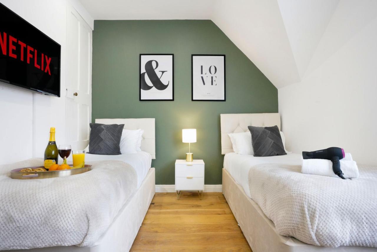 Central Buckingham Apartment #9 with Free Parking Pool Table Fast Wifi And Smart TV with Netflix by Yoko Property — 4-Star Luxury Hotel in Buckingham, United Kingdom