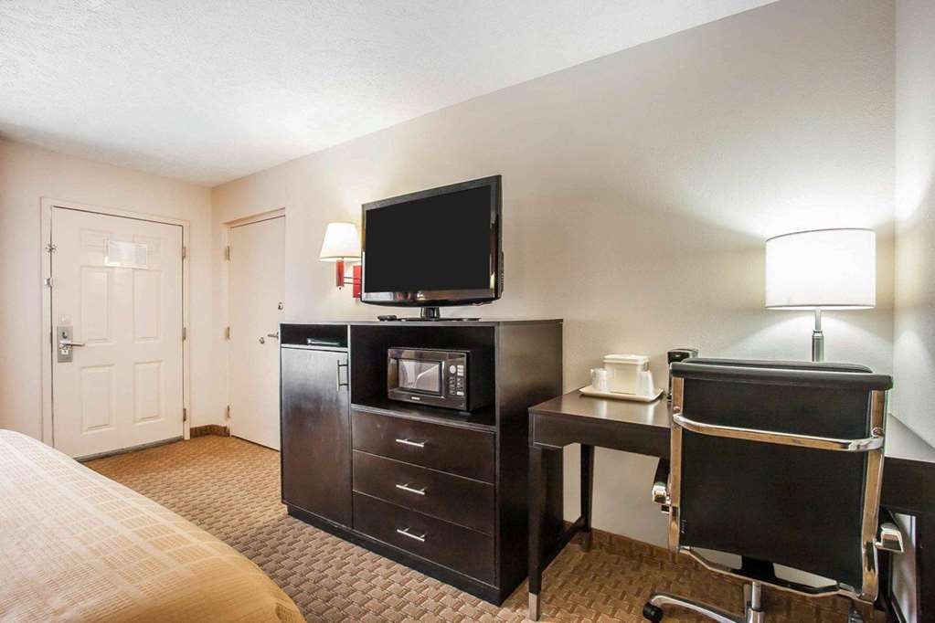 Quality Inn Savannah South - photo 12