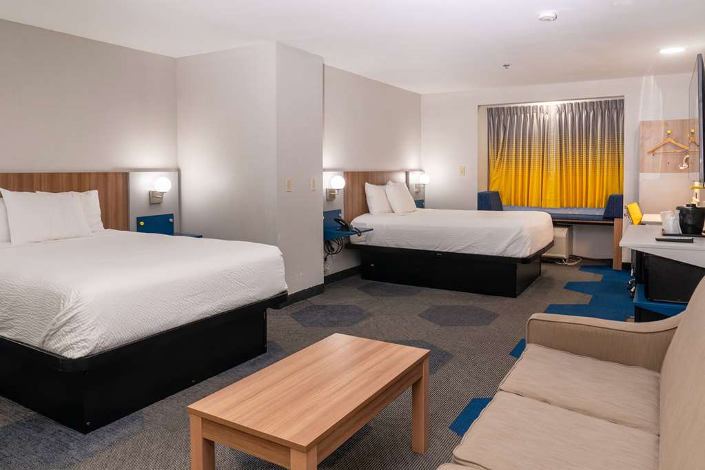 Microtel Inn & Suites by Wyndham Pigeon Forge - photo 14