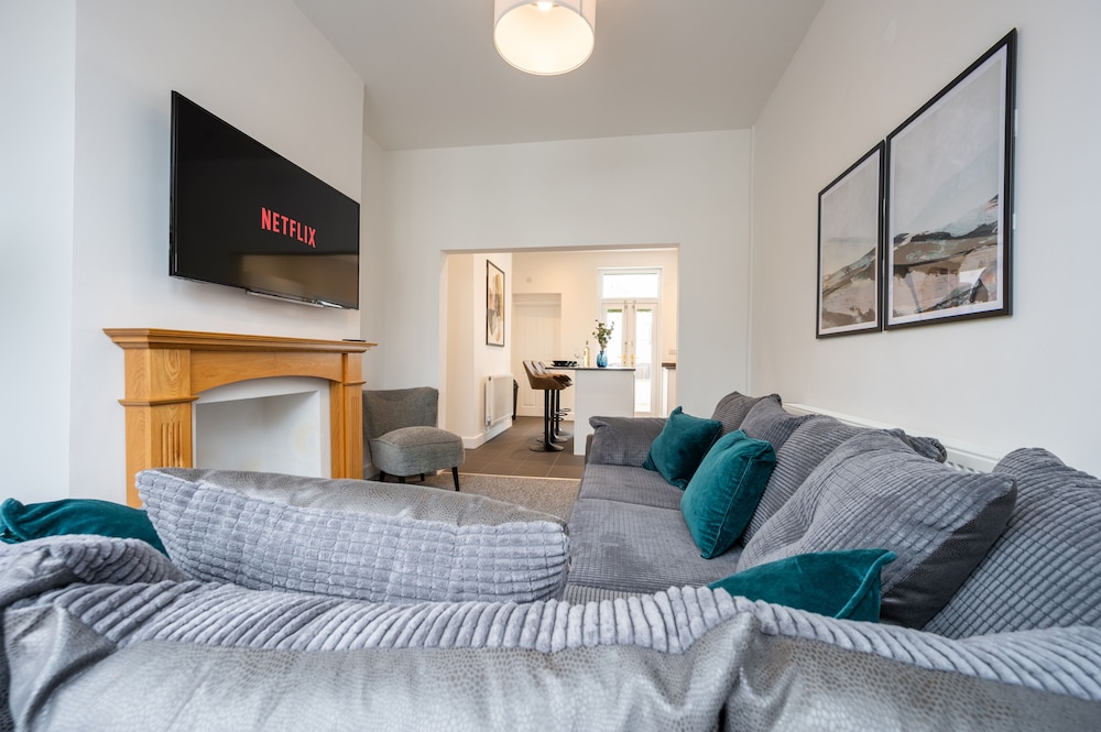 Durham View by Tŷ SA in Newport, United Kingdom