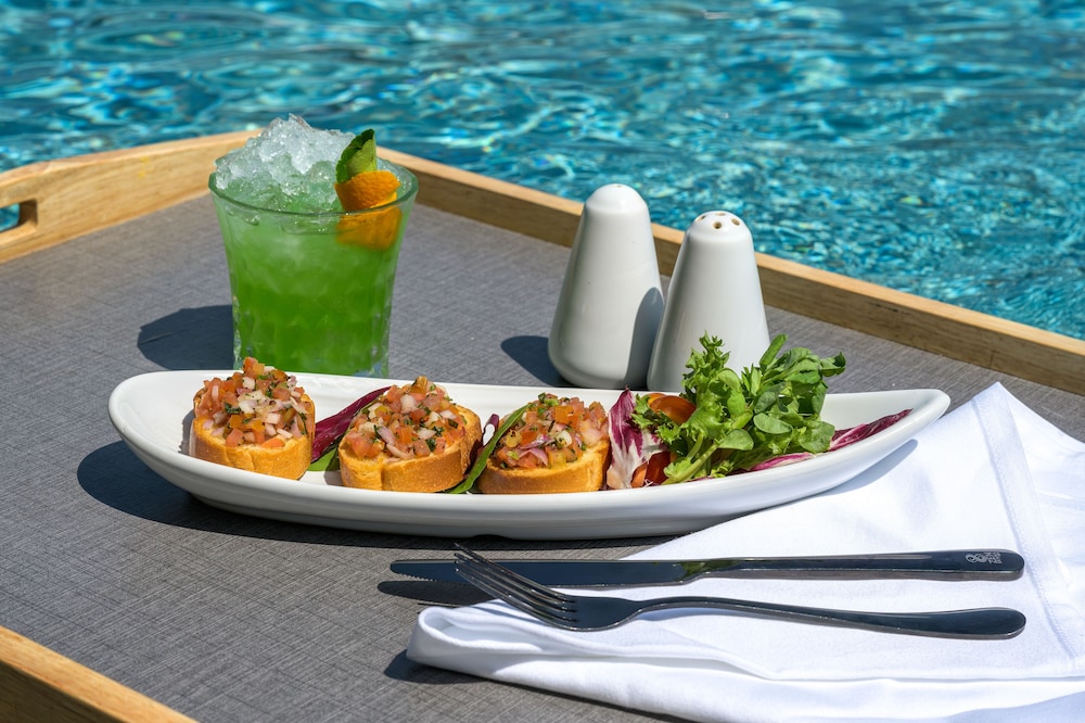 מזון ומשקאות