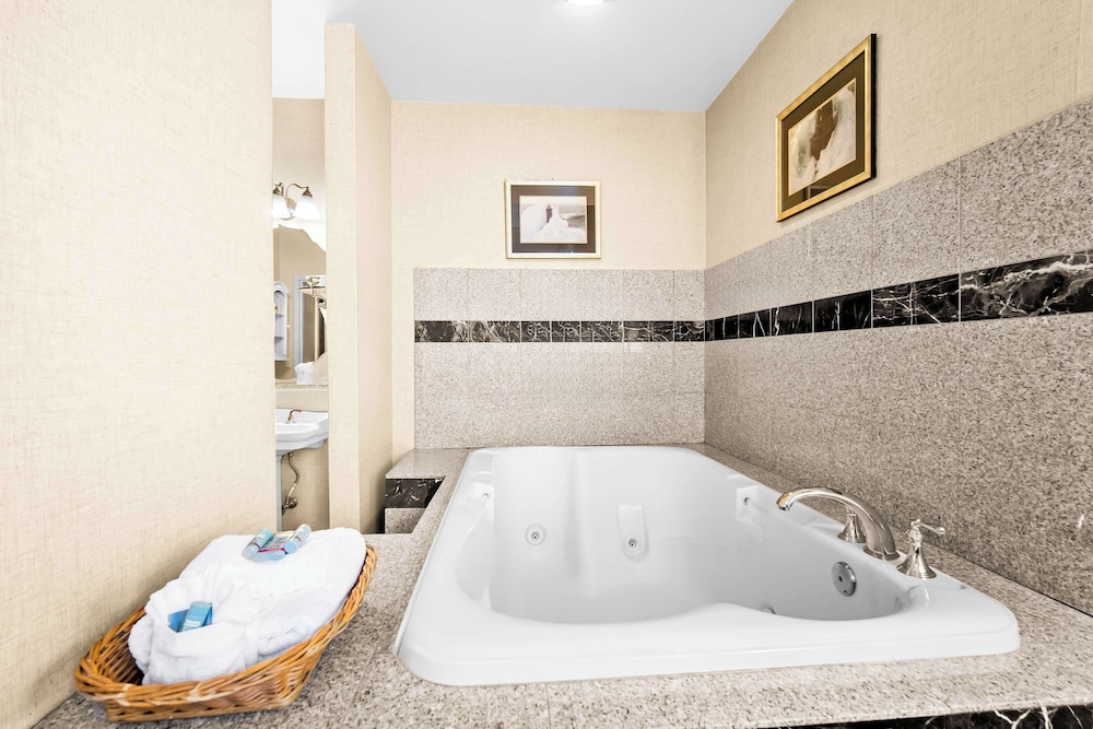 Best Western Merry Manor Inn - photo 13
