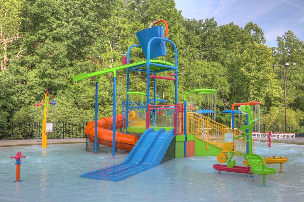 Country Cascades Waterpark Resort - photo 36