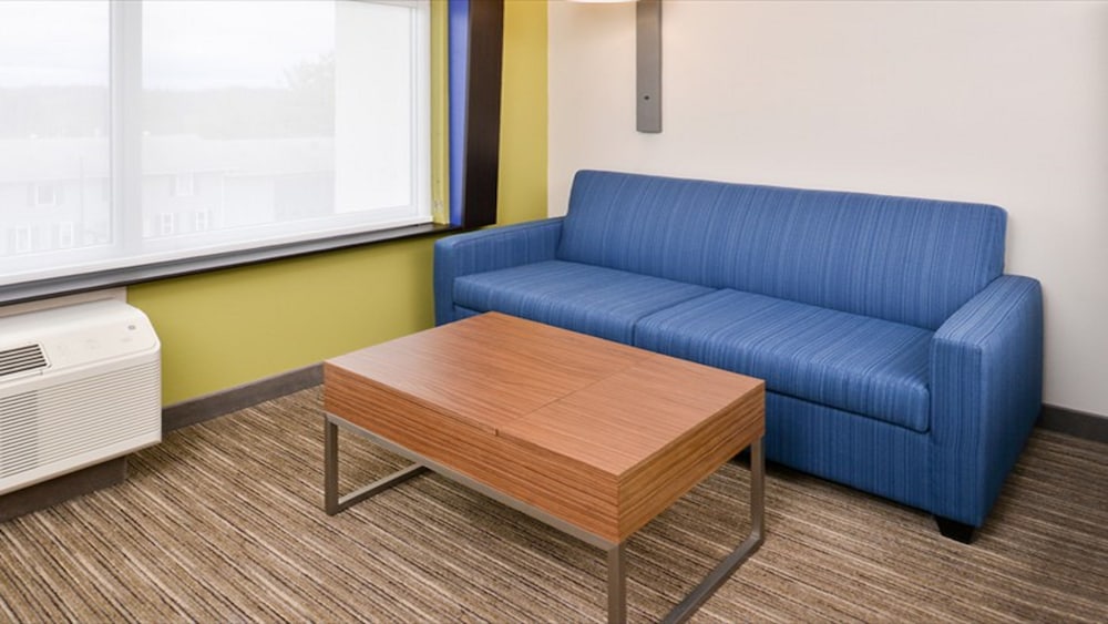 Holiday Inn Express & Suites Parkersburg East by IHG - photo 13