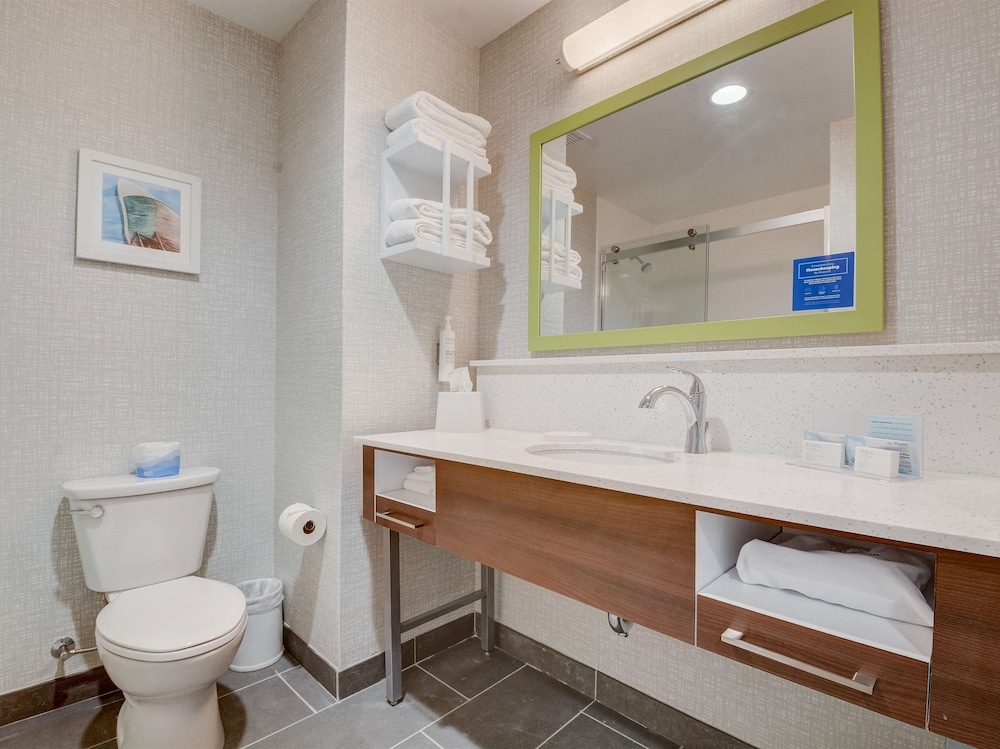 Hampton Inn and Suites Williamstown Ark Encounter - photo 16