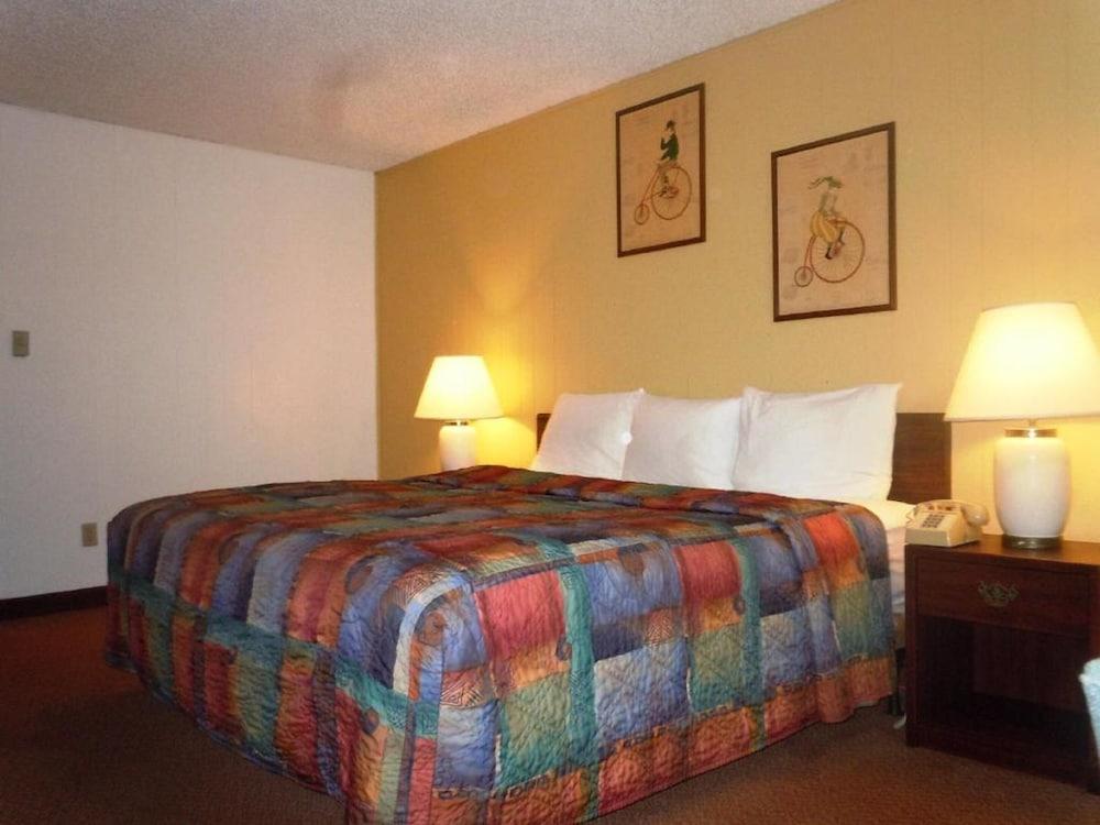 Red Lion Inn & Suites Yakima - photo 3