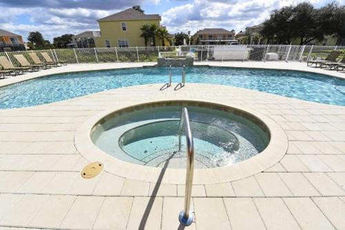 Beautiful 3 Bed Villa 10 Minutes From Disney 17440 Serenity Resort townhouse - photo 24