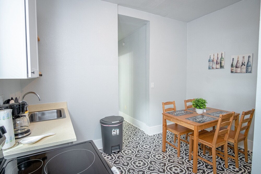 Sweet Stay 1br 1ba Near Downtown - photo 9
