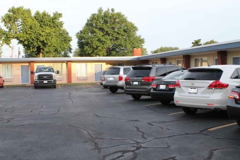 American Motor Inn - photo 40