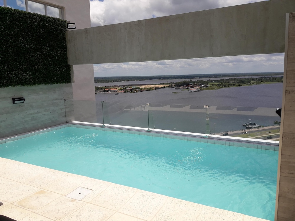 Centro de Asunción Nuevo Apartamento Cómodo Seguro Piscina Gimnasio y Parking — 4-Star Luxury Hotel in Asuncion, Paraguay