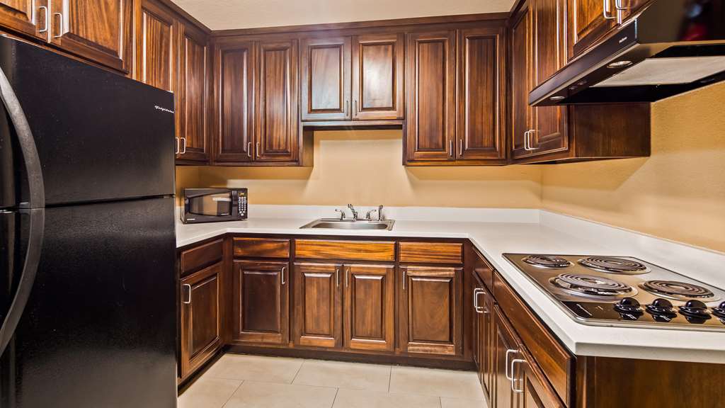 Best Western Granbury Inn & Suites - photo 25