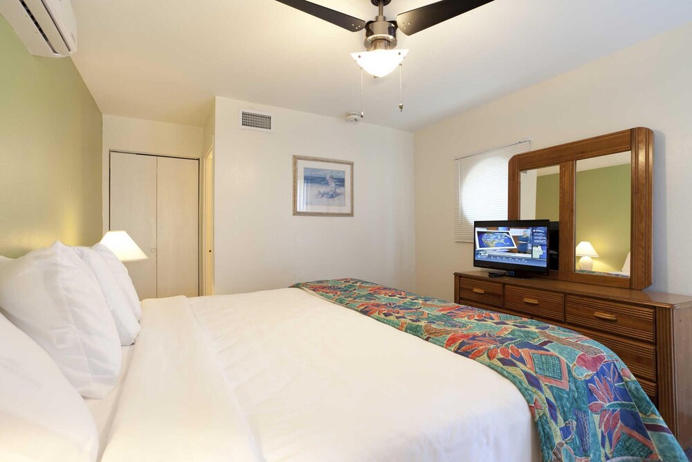 Bahia Mar Solare Tower 6th floor Oceanview Condo 3bd 3ba w Pools - photo 18