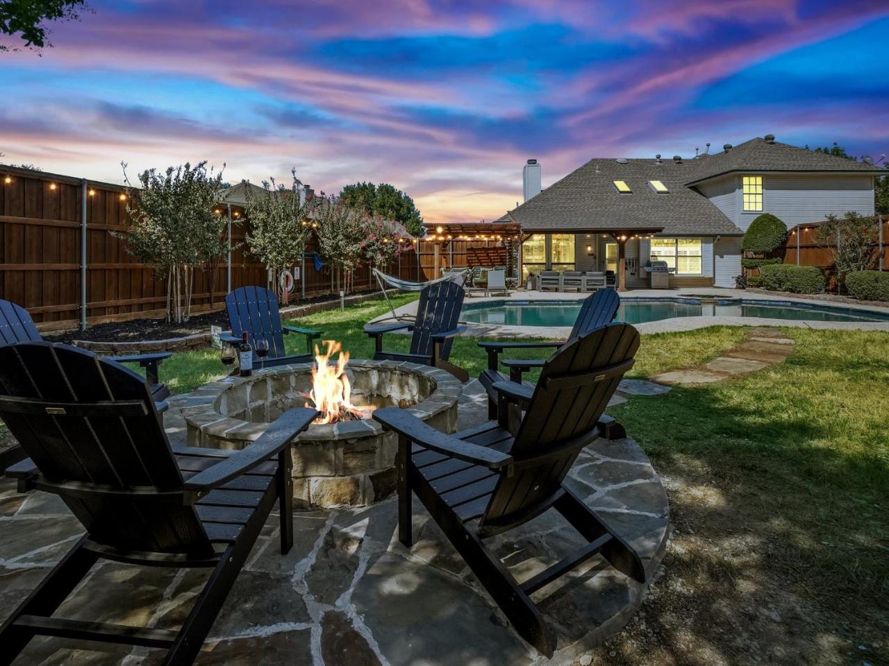 Modern Rustic Oasis Games Cinema UTD Plano Frisco — hotel in Allen