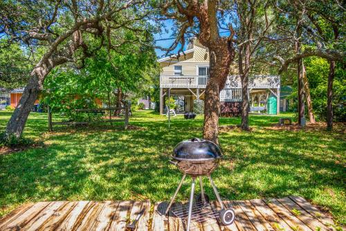 Papas Place by Oak Island Accommodations - photo 23