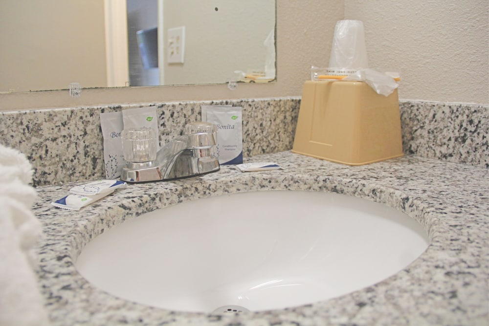 Harmony Inn and Suites - photo 20