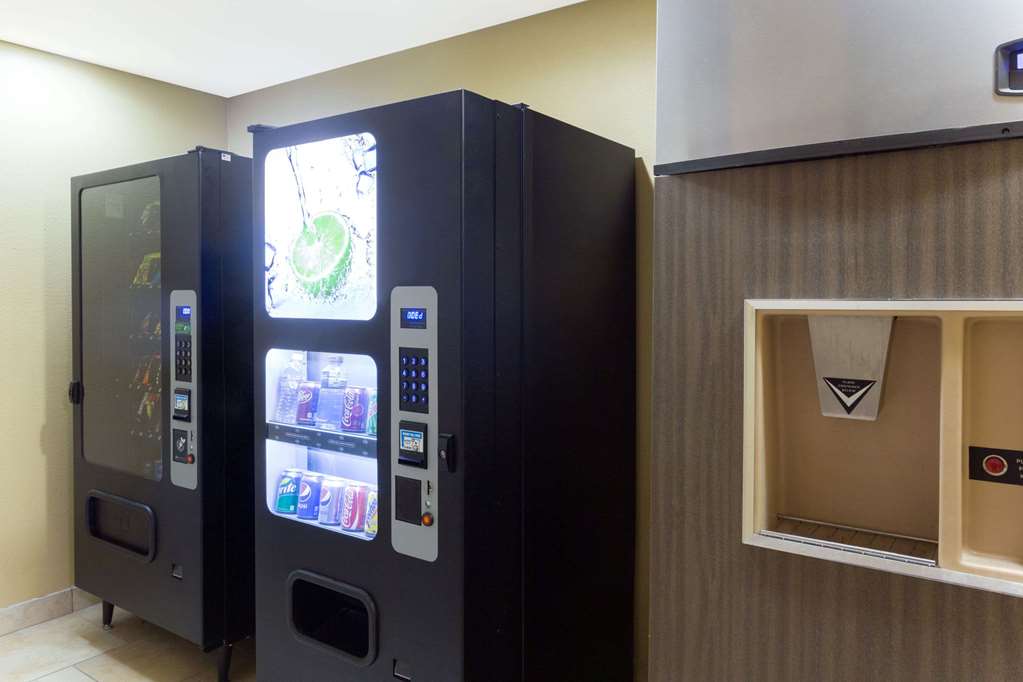 Super 8 by Wyndham Radcliff Ft. Knox Area - photo 13