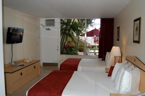 Alcazar Resort Gay Mens Resort - photo 24