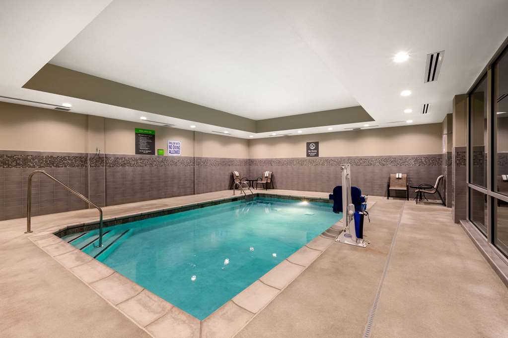 La Quinta by Wyndham Altoona Des Moines - photo 9
