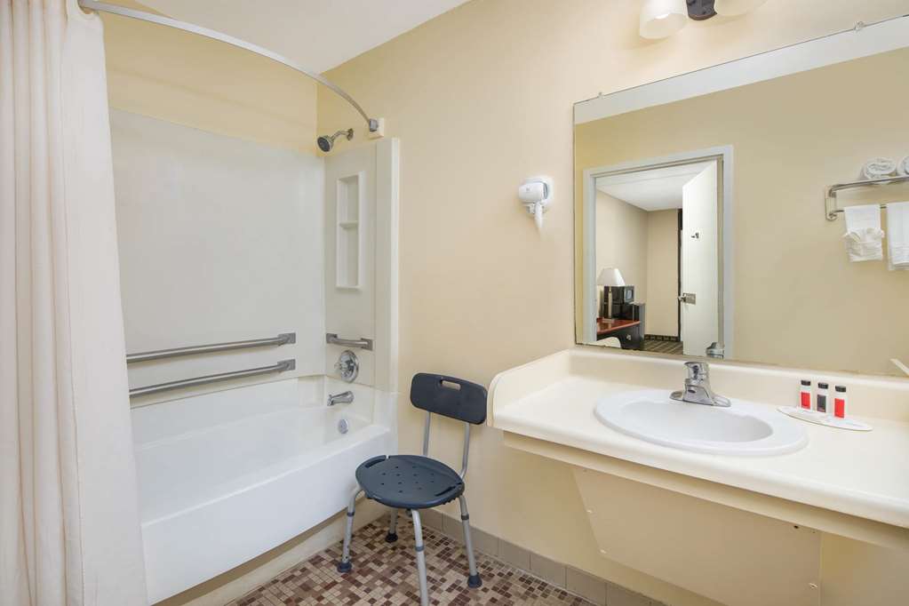 Travelodge by Wyndham Savannah Area Richmond Hill - photo 18