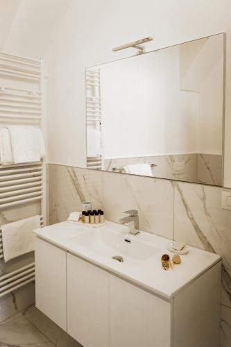 Belvedere 237a Lakeview Luxury Apartment — 4-Star Luxury Hotel in Ghiffa, Italy
