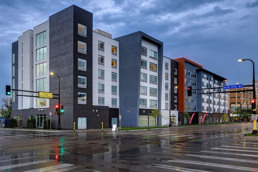 Fairfield Inn Suites By Marriott Minneapolis Downtown — Minneapolis